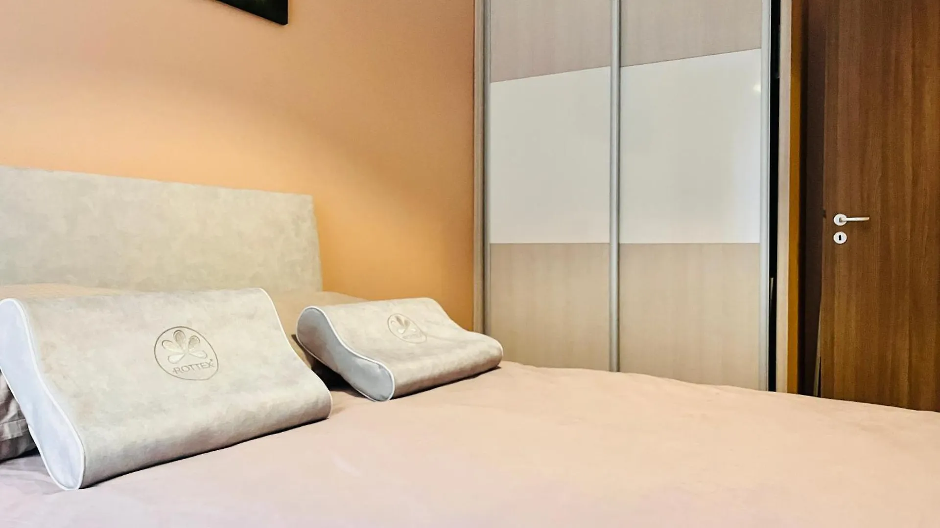 Ultra Sale - Alberto'S Apartment - Book Now Boedapest 0*,  Hongarije